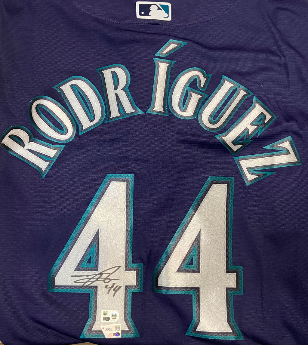 Authentic Autographed Memorabilia 