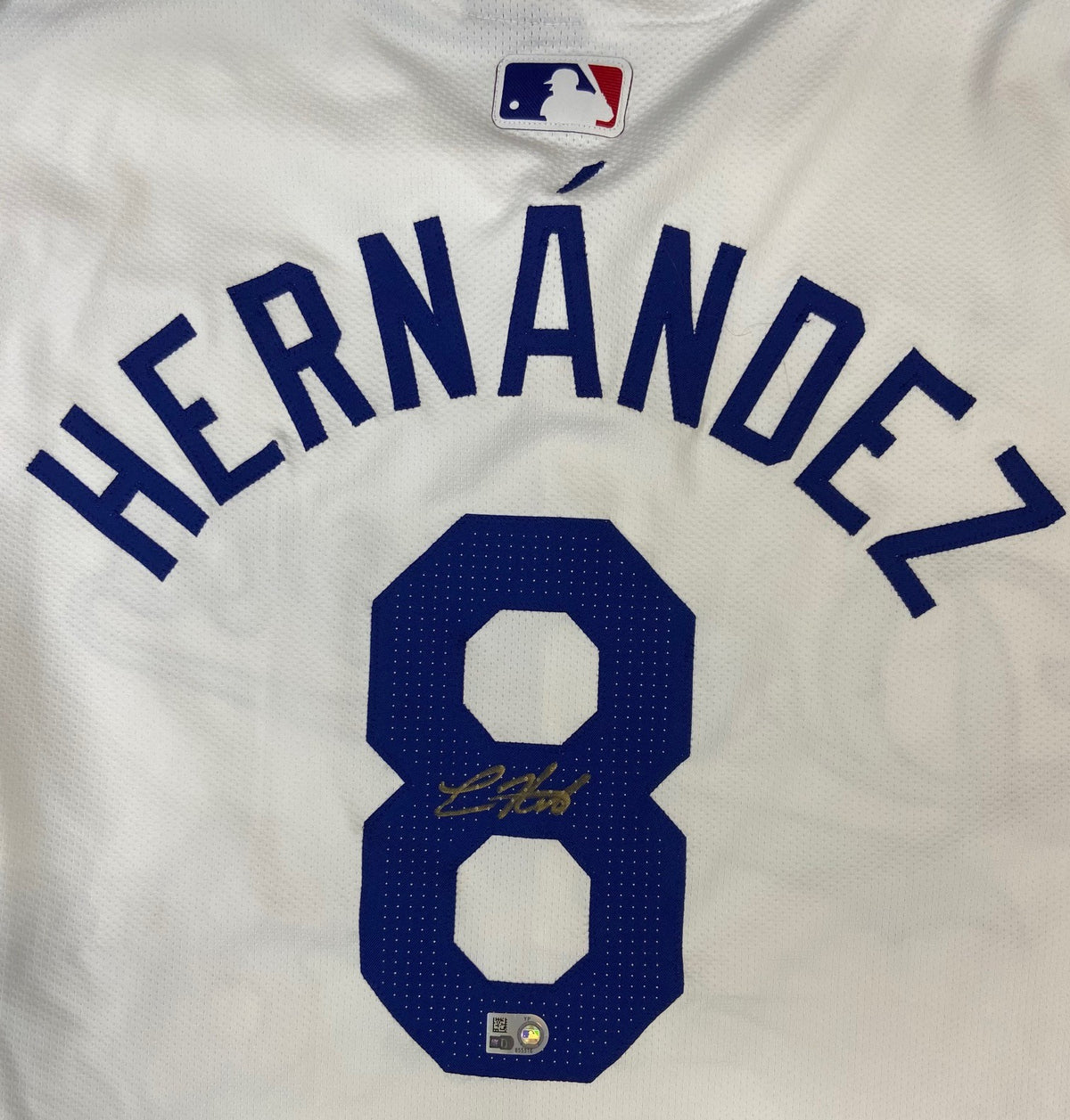 Authentic Autographed Memorabilia 