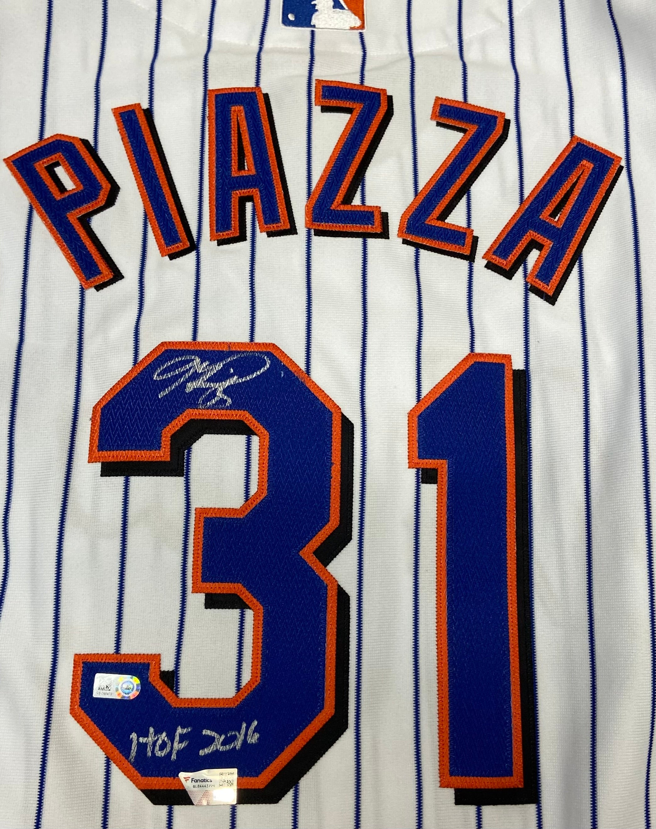 Authentic Autographed Memorabilia 