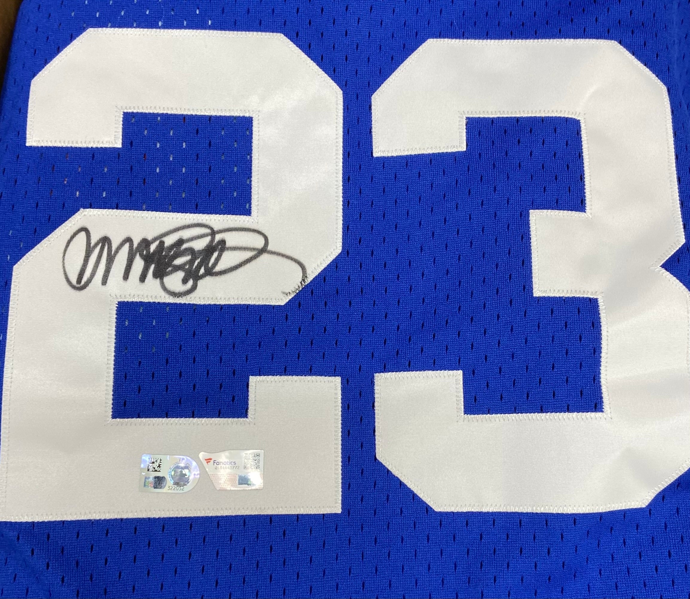 Authentic Autographed Memorabilia 