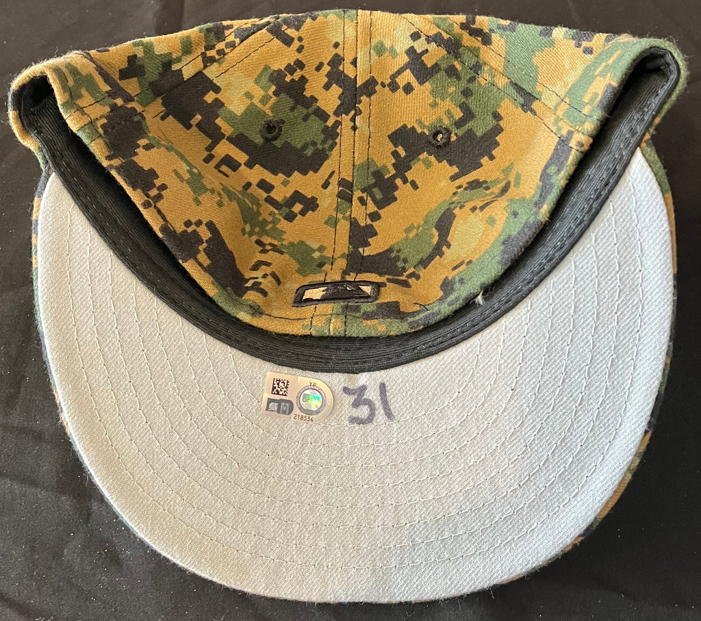 Authentic Autographed Memorabilia 