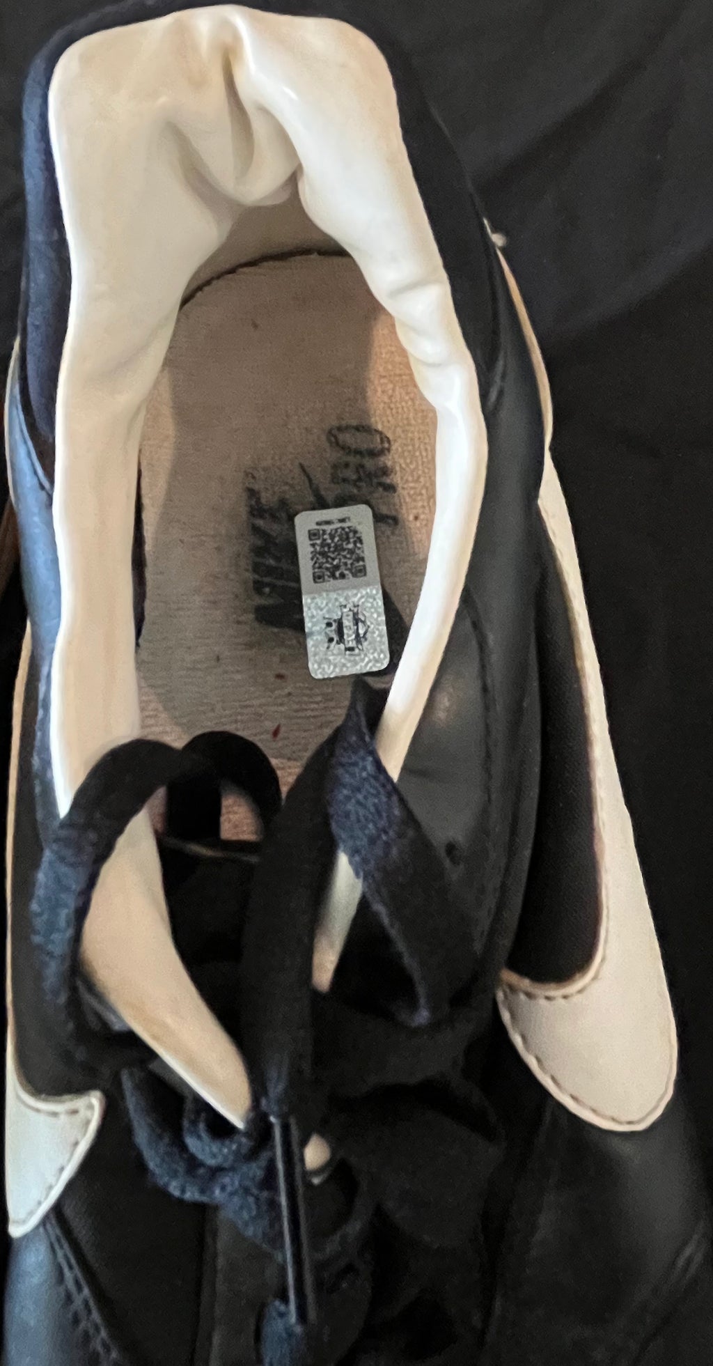 Authentic Autographed Memorabilia 