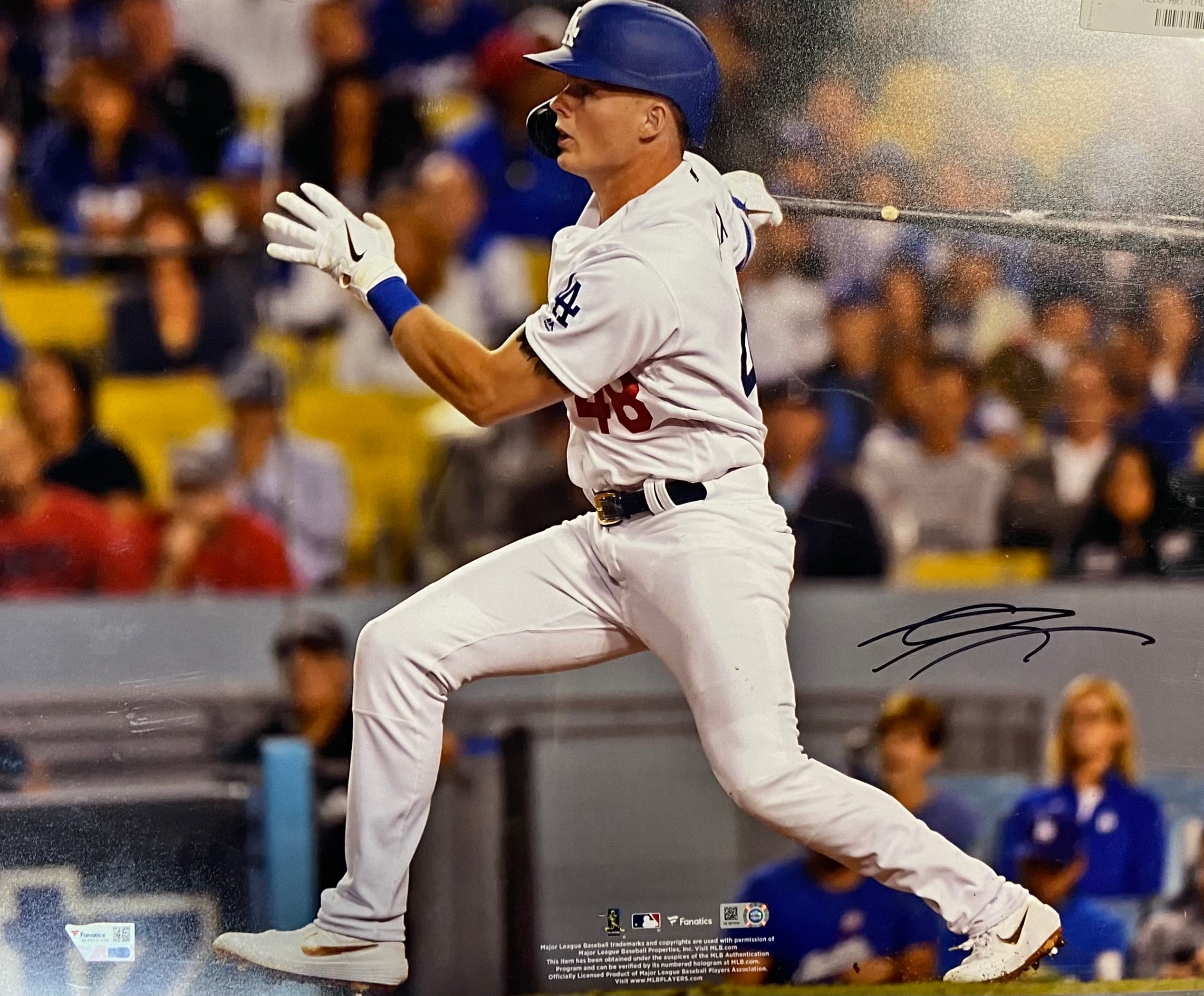 Authentic Autographed Memorabilia 
