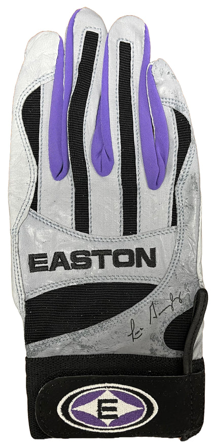 Authentic Autographed Memorabilia 