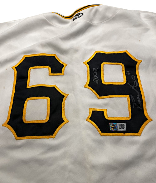Authentic Autographed Memorabilia 