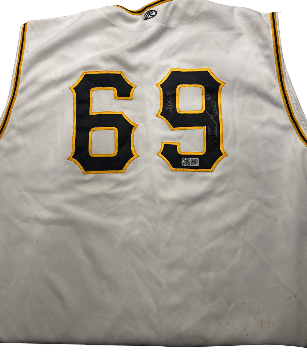 Authentic Autographed Memorabilia 