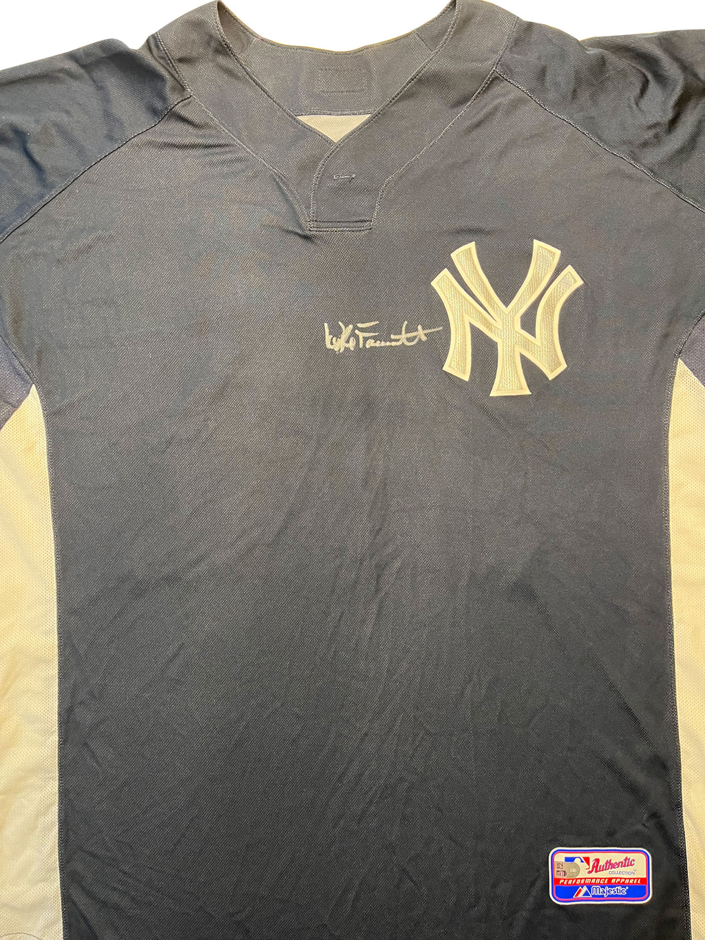 Authentic Autographed Memorabilia 