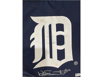 Authentic Autographed Memorabilia 