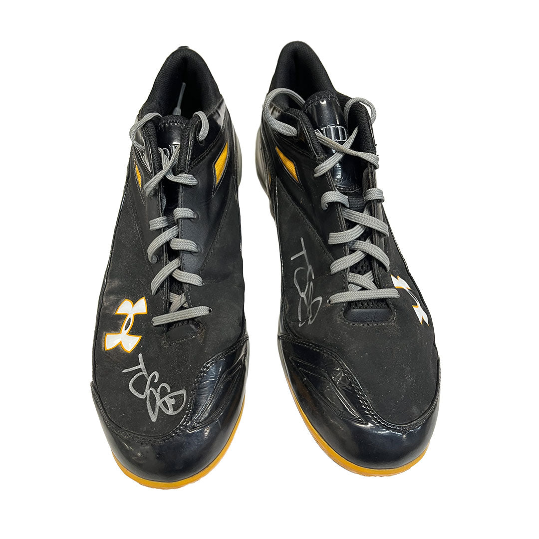 Authentic Autographed Memorabilia 