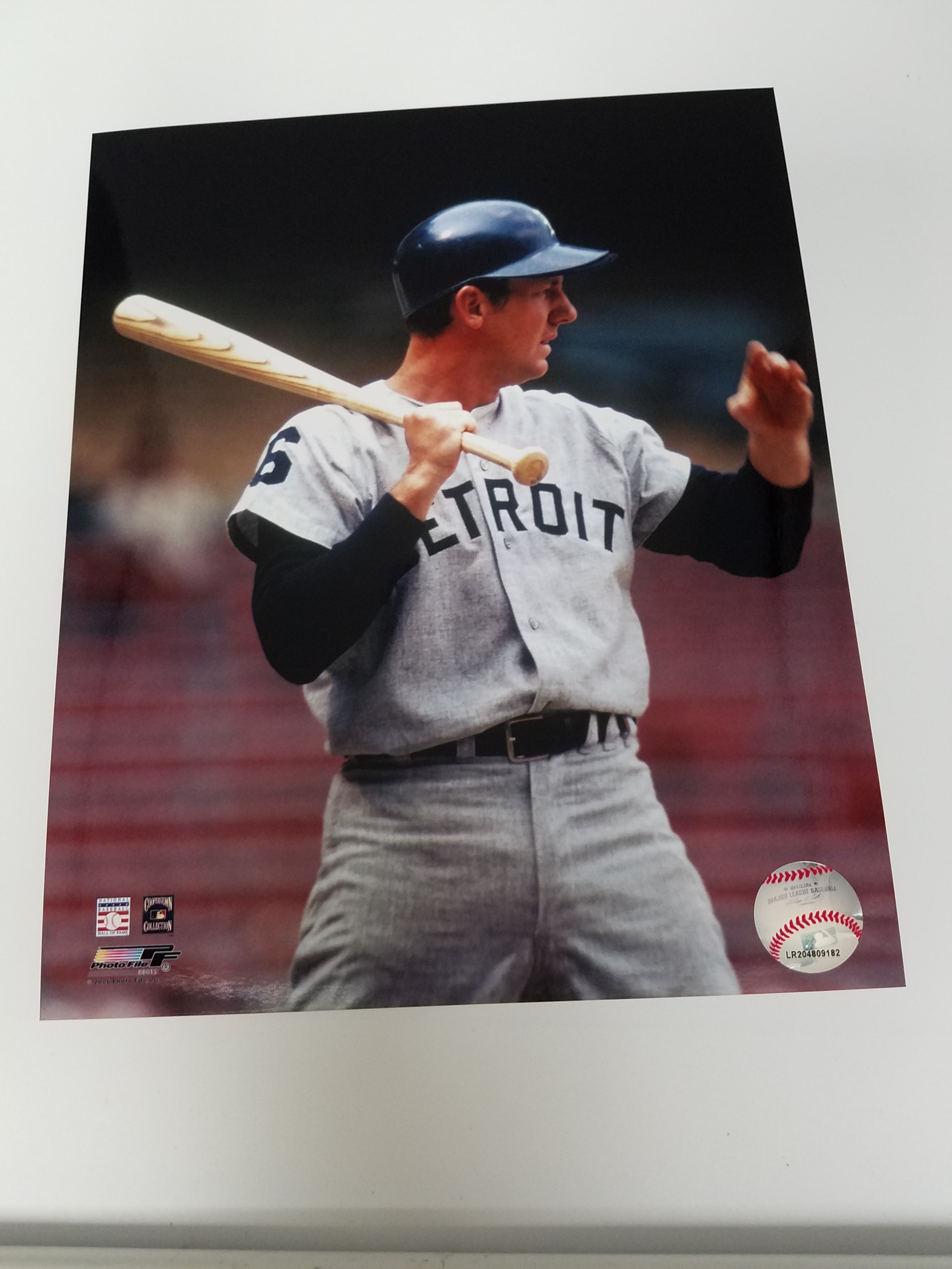 Authentic Autographed Memorabilia 