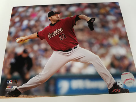 UNSIGNED Roger Clemens (pitching) 8x10