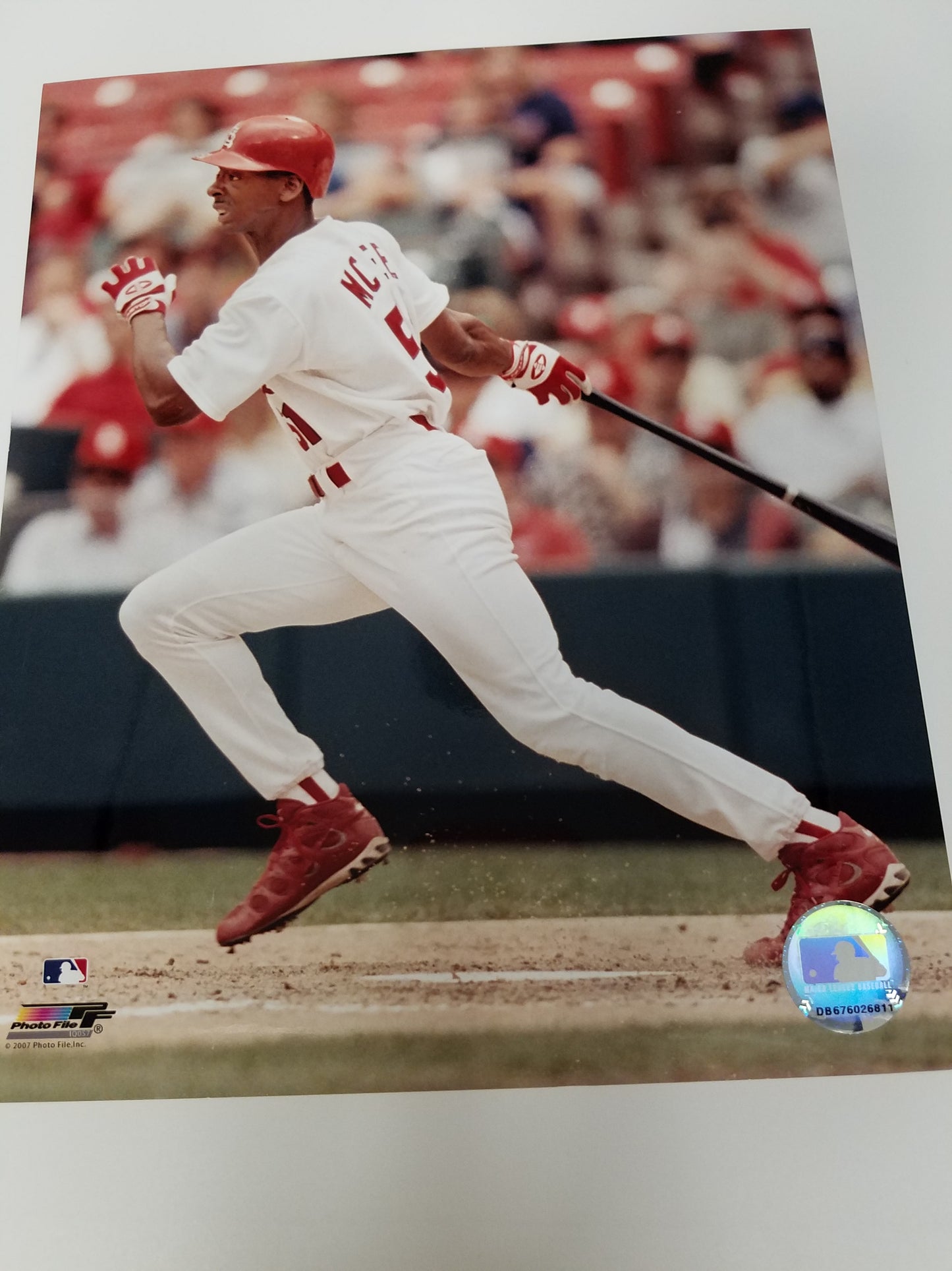 UNSIGNED Willie McGee 8x10 Photo (batting3)