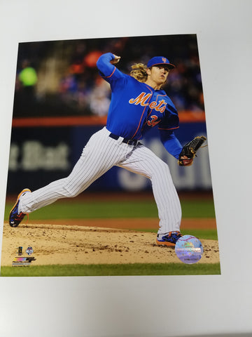UNSIGNED Noah Syndergaard (pitching) 8x10