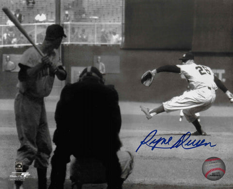 Ryne Duren Autographed 8x10 Photo (Pitching)